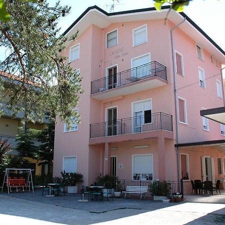 Villa Linda Affittacamere ベラーリア・イジェア・マリーナ エクステリア 写真